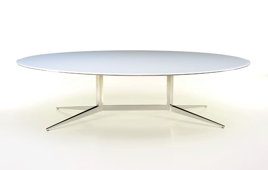Dialogue Oval Table